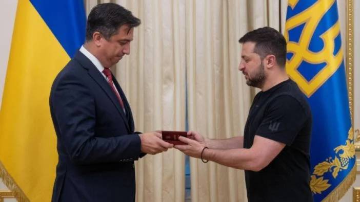 Zelenskiy Kiev Büyükelçisi'ni liyakat nişanı ile taltif etti