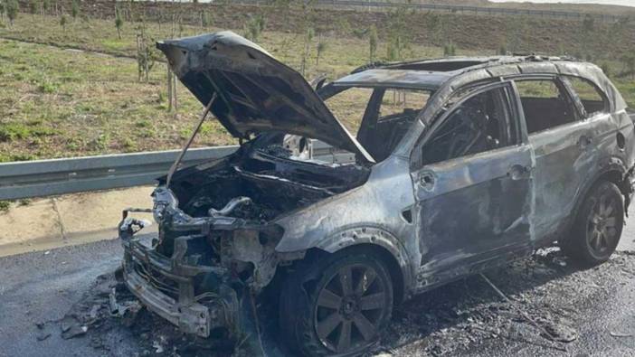Sultangazi'de seyir halindeki araç alev alev yandı!