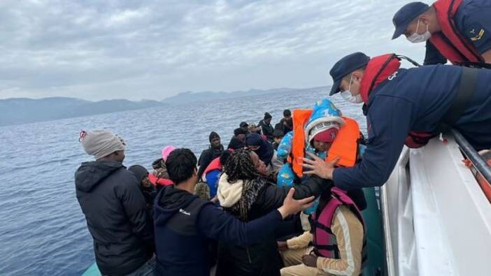 Bodrum açıklarında 11 düzensiz göçmen kurtarıldı
