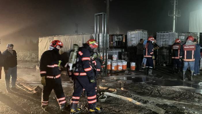 Sakarya'da geri dönüşüm tesisinde çıkan yangın söndürüldü