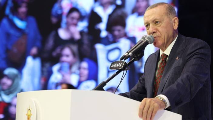 Cumhurbaşkanı Erdoğan, AKP  Genel Başkanlığına yeniden seçildi