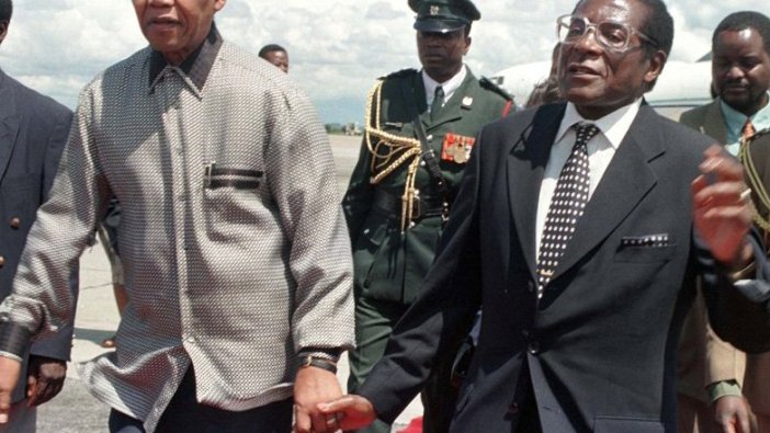 Zimbabve’nin devrik başkanı öldü