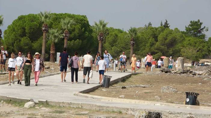 Beyaz cennet Pamukkale'de sonbahar yoğunluğu