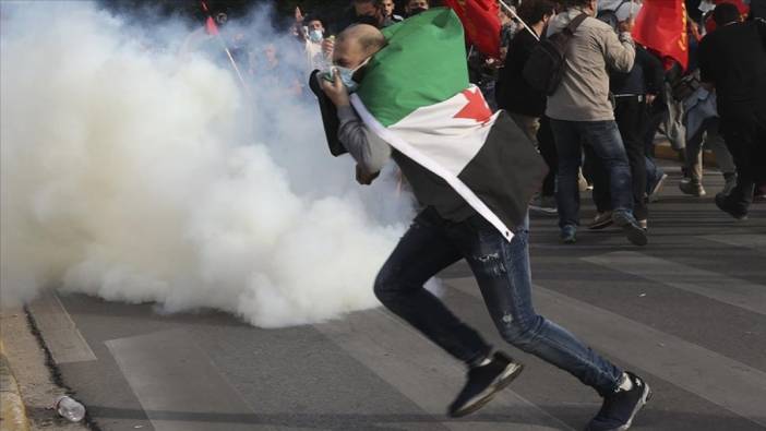 Yunanistan, İsrail'i protesto eden sığınmacılara müdahale etti