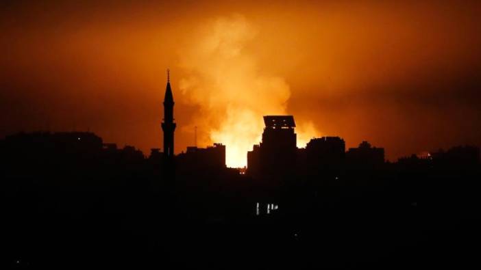 İsrail Gazze'de bir camiyi daha vurdu