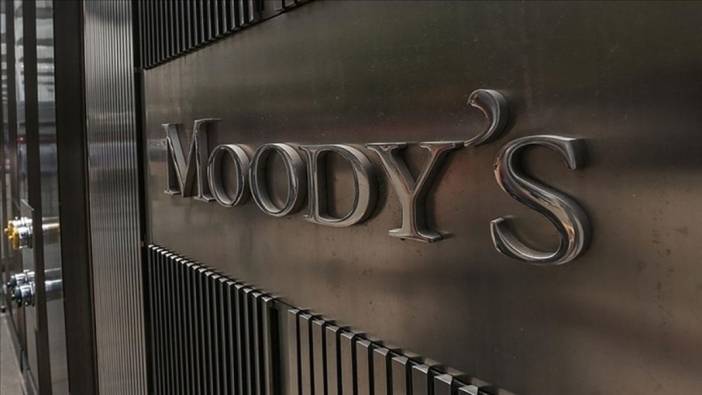 Moody's İngiltere'nin kredi notunu "negatif"ten "durağan"a çekti