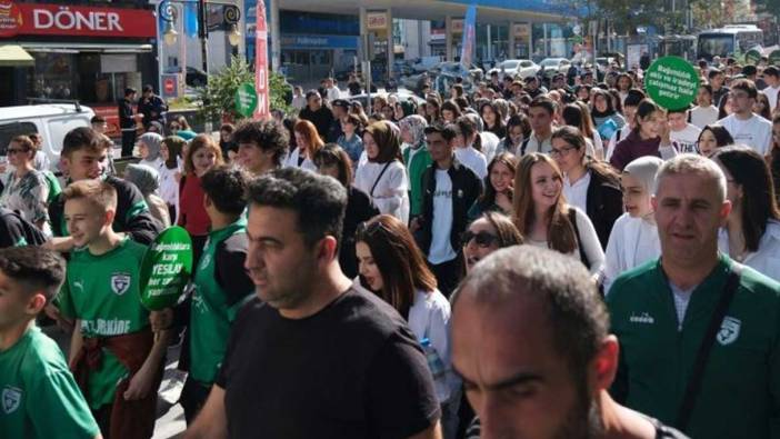 Kütahya'da 'Sağlık için bir adım at' kortej yürüyüşü