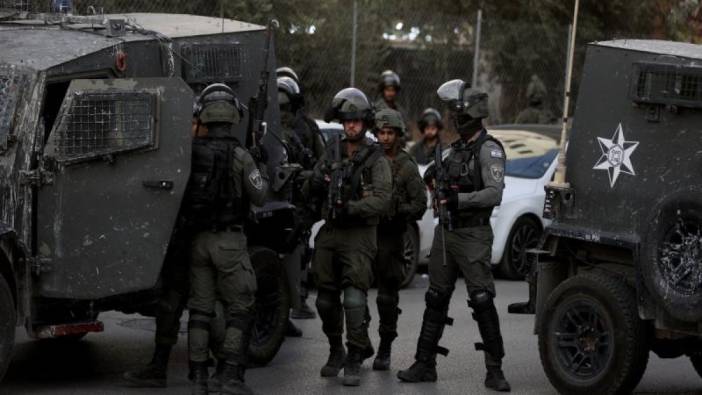 İsrail ordusu gece baskınlarında çok sayıda Filistinliyi gözaltına aldı