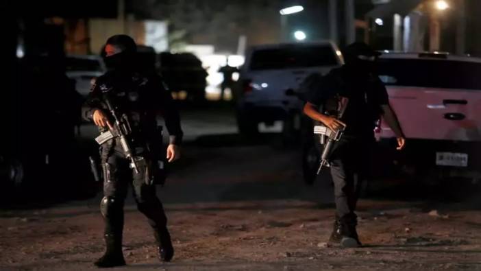 Meksika'daki iki silahlı saldırı! Çok sayıda polis ve sivil hayatını kaybetti