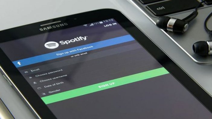 Spotify vs. Apple Music: Hangisini seçmeli?