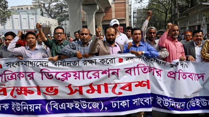 Bangladeş'te hükümet karşıtı protestoda 1 polis öldü