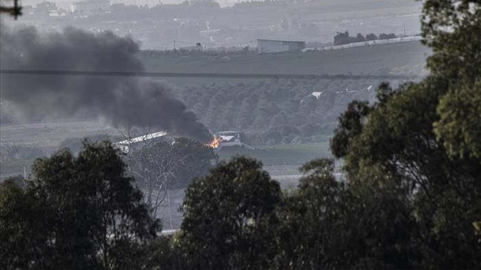 İsrail ordusu, Gazze'ye şiddetli saldırılar düzenliyor