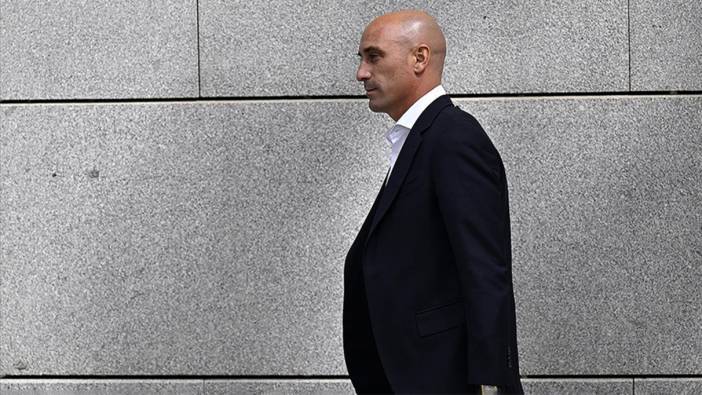 FIFA'dan eski İspanya Futbol Federasyonu Başkanı Rubiales'e verilen ceza belli oldu