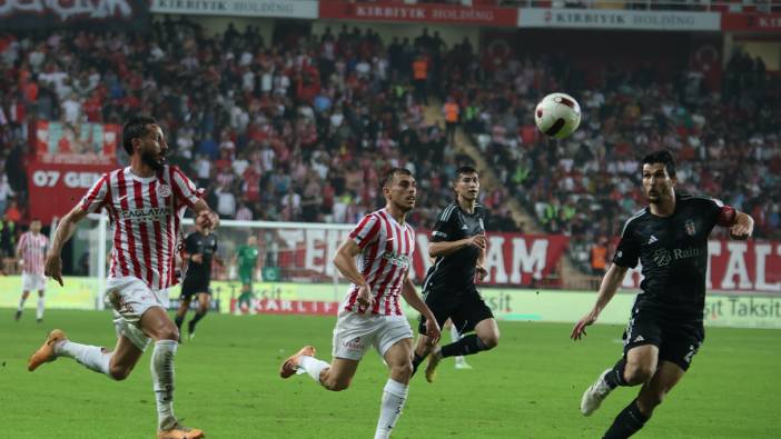 Beşiktaş, deplasmanda Antalyaspor'a 3-2'lik skorla mağlup oldu
