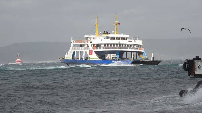 Çanakkale-Eceabat hattındaki feribot seferleri iptal edildi