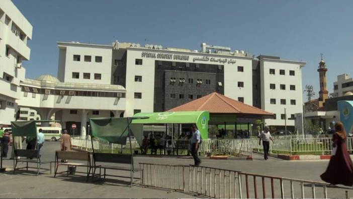Gazze Sağlık Bakanlığı: Şifa Hastanesi'ndeki refakatçiler infaz ediliyor
