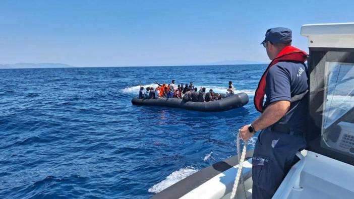Çanakkale açıklarında 23 düzensiz göçmen kurtarıldı