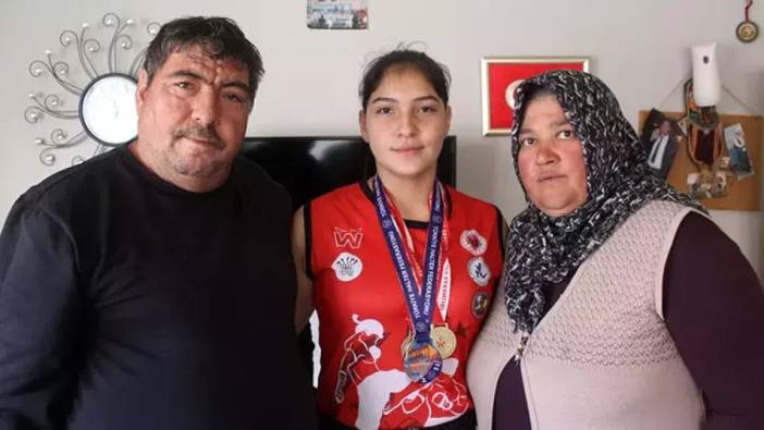 Babasının ısrarıyla haltere başlamıştı! O şimdi Türkiye şampiyonu
