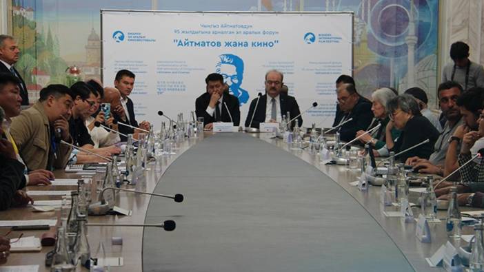 Kırgızistan'da "Aytmatov ve Sinema" forumu düzenlendi