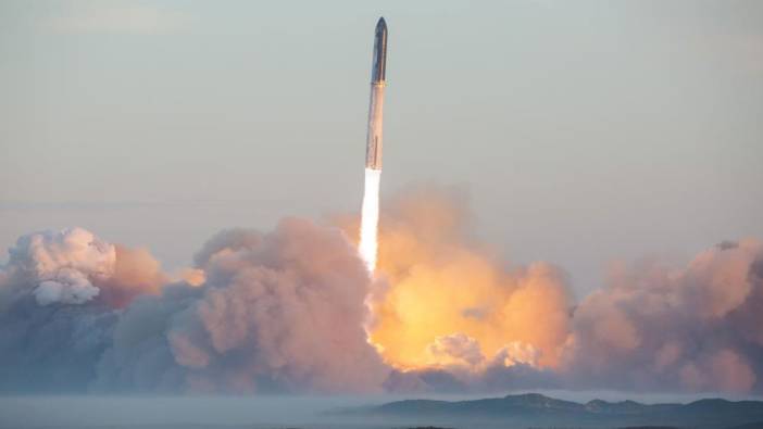 SpaceX’in Starship roketi kalkıştan 2,5 dakika sonra patladı