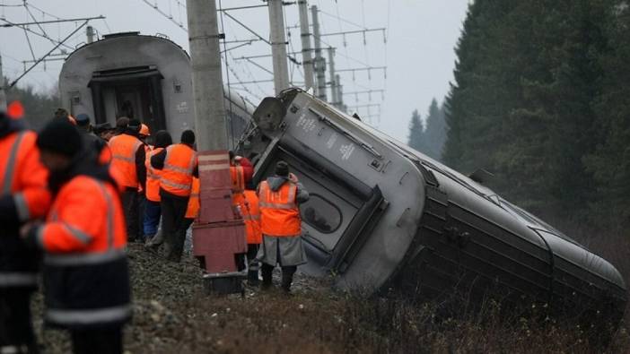 Rusya’da iki tren kafa kafaya çarpıştı: 25 yaralı