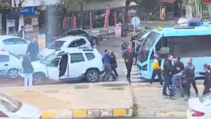 İstanbul'da tekme tokat sürücü kavgası! Yumruklar havada uçuştu
