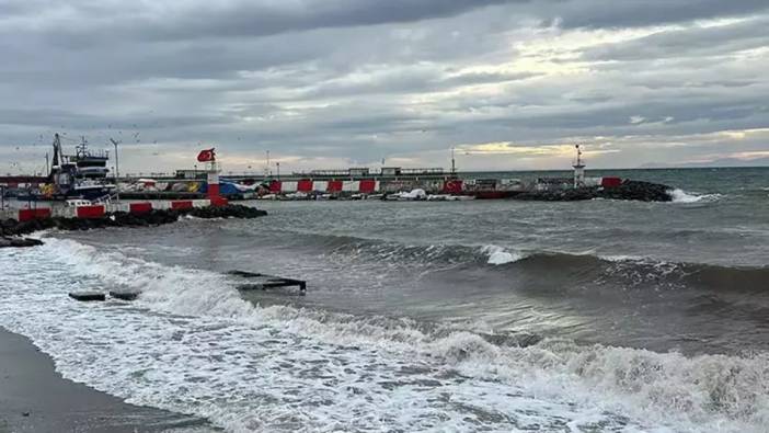 Tekirdağ'da lodos etkisi: Deniz ulaşımı olumsuz etkilendi