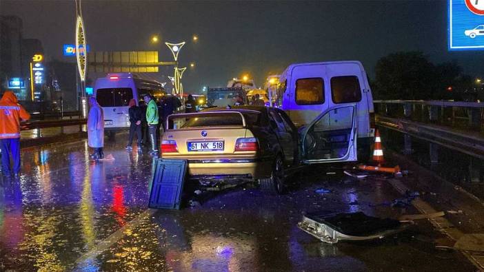 Kocaeli’de zincirleme trafik kazası: Ölü ve yaralılar var