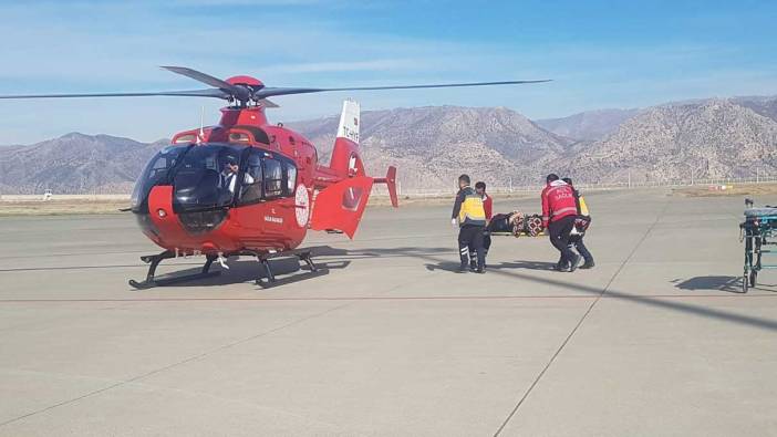 Safra kesesi rahatsızlığı olan kadın ambulans helikopterle Van’a sevk edildi