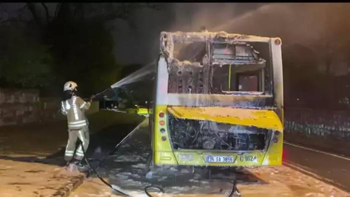 Üsküdar'da İETT otobüsü yandı: Şoför dikkati faciayı önledi