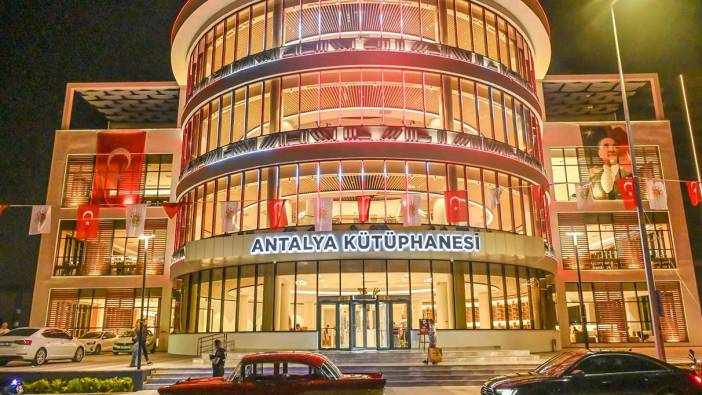 Antalya'nın dev kütüphanesi açılış için gün sayıyor