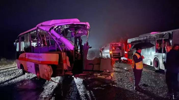 Eskişehir’de feci kaza: İki otobüs ve karavan çarpıştı; Toplam 14 yaralı