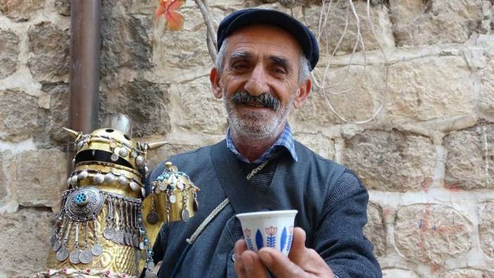 17 yaşından beri Mardin’in sokaklarında 'mırra kahvesi' satıyor