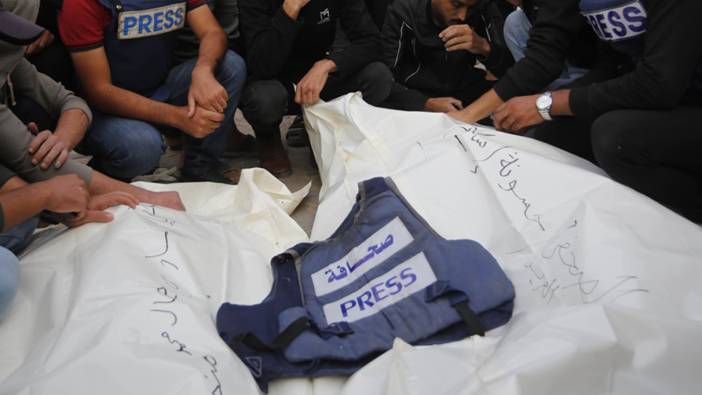 İsrail'in Gazze'ye düzenlediği saldırılarda 2 gazeteci daha öldürüldü