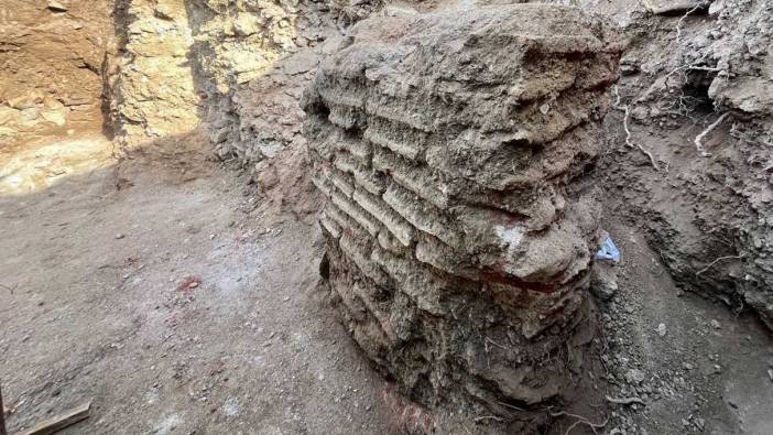 Erdek'te bir evin temelinde arkeolojik kalıntı çıktı