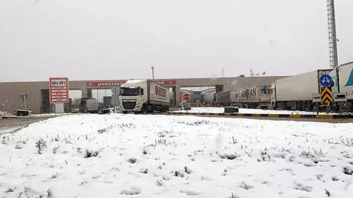 Edirne'nin yüksek kesimlerine kar yağdı