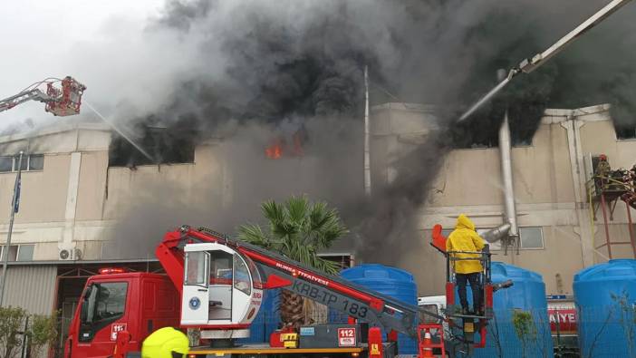 Bursa'da tekstil fabrikasında yangın! Ekiplerin müdahalesi sürüyor
