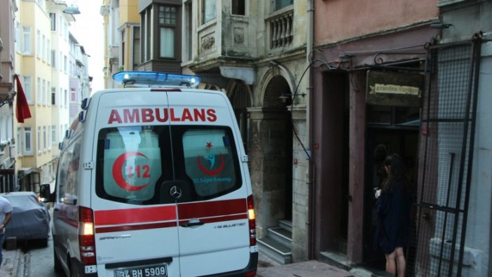 Beyoğlu'nda 2 İngiliz turist ölü bulundu