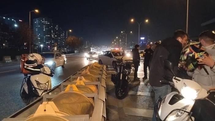 Kadıköy'de otomobil motosiklete çarptı: 1 yaralı