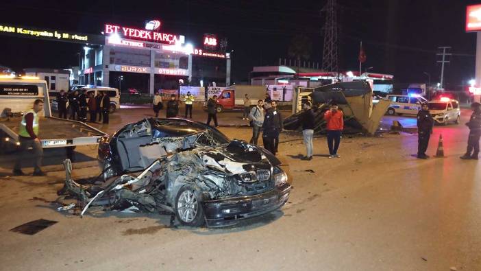 Adana'da otomobil ile kamyonet çarpıştı