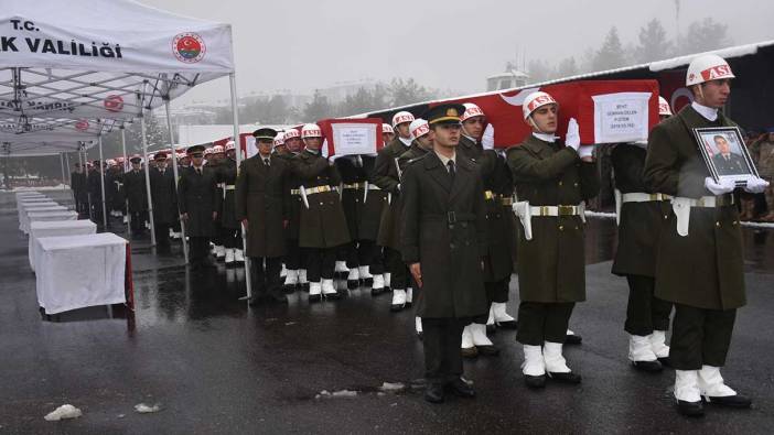 Şehit olan 9 asker için Şırnak’ta tören: Memleketlerine uğurlandılar