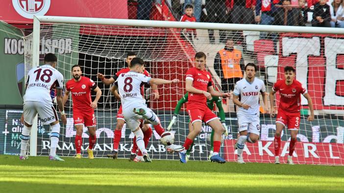 Trabzonspor, Antalyaspor ile 1-1'lik skorla berabere kaldı