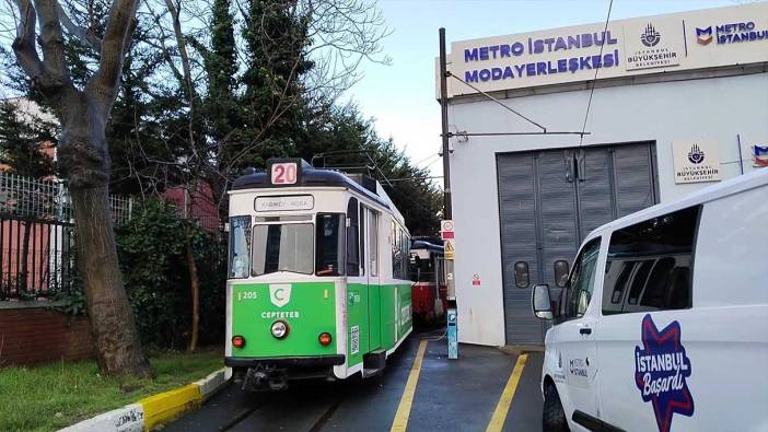 Kadıköy'de tramvay hattında arıza! Seferler durduruldu