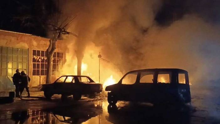 Sanayi sitesindeki dükkan alev alev yandı