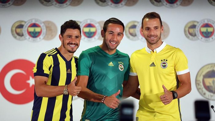 Fenerbahçe yeni transferlerini tanıttı
