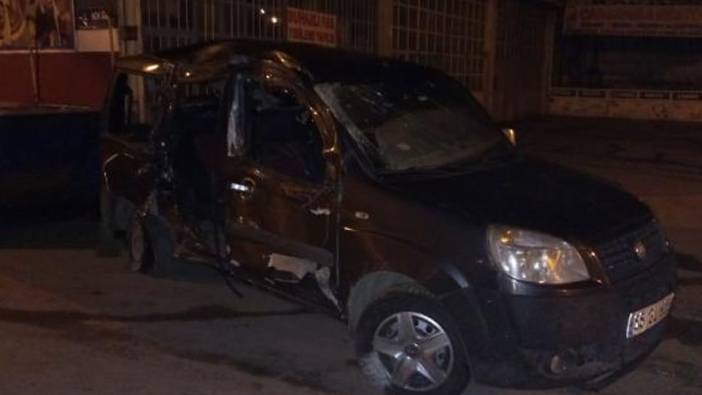 Samsun'da hafif ticari araç direğe çarptı: 1 ölü