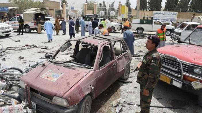 Pakistan'sa seçim bürosuna yönelik bombalı saldırı: 25 ölü