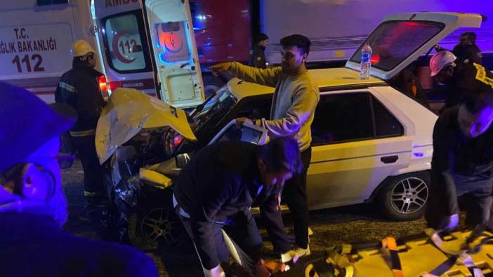 Konya’da otomobil ile hafif ticari araç çarpıştı