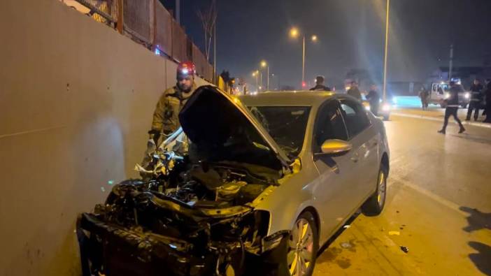 Bursa’da feci kaza: Otomobil kamyonete çarptı