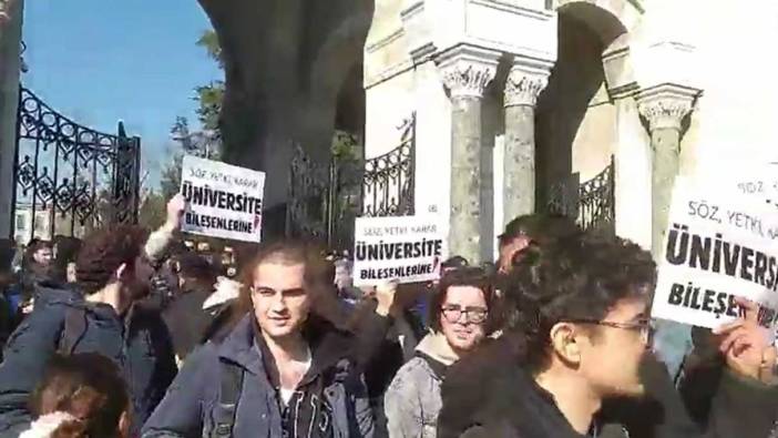 İstanbul Üniversitesi öğrencilerinden ziyaretçi protestosu